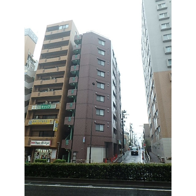 地下鉄成増駅より徒歩1分 築19年8ヶ月 9階建の賃貸物件