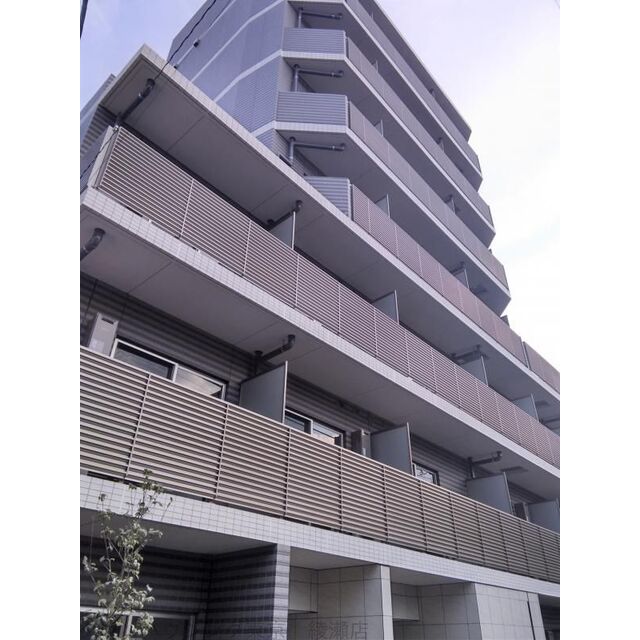 亀有駅より徒歩5分 築3年6ヶ月 8階建の賃貸物件