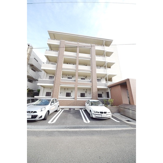 辻堂駅より徒歩7分 築13年10ヶ月 5階建の賃貸物件