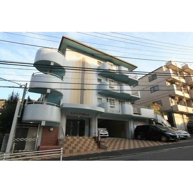 保土ケ谷駅より徒歩10分 築32年9ヶ月 3階建の賃貸物件