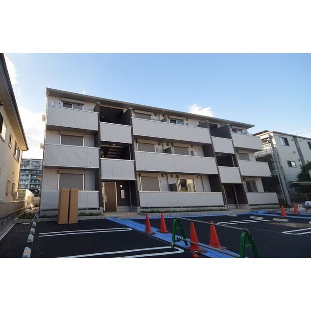 八潮駅より徒歩11分 築4年1ヶ月 3階建の賃貸物件