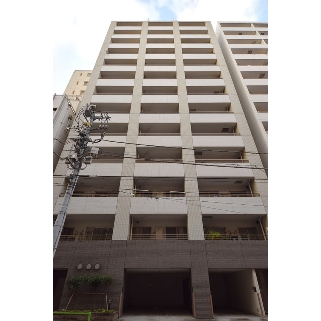築地駅より徒歩4分 築20年8ヶ月 13階建の賃貸物件