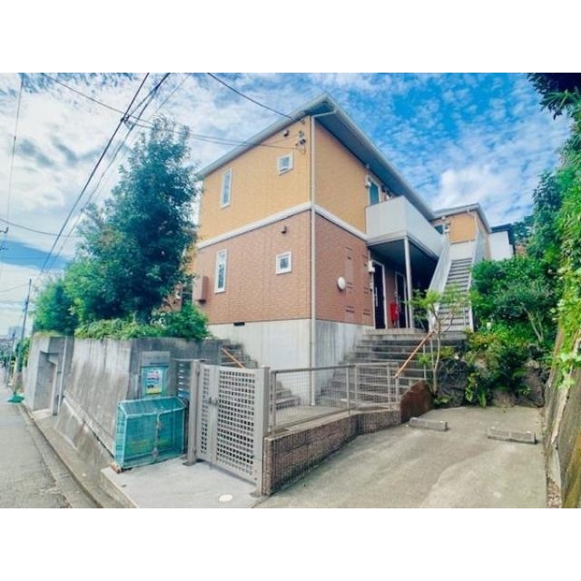 尾山台駅より徒歩11分 築18年8ヶ月 2階建の賃貸物件