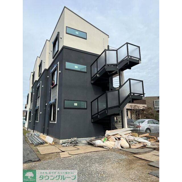 氷川台駅より徒歩8分 築2年11ヶ月 3階建の賃貸物件