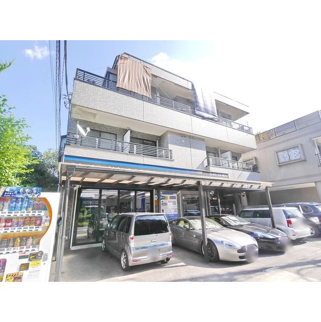 京王永山駅よりバス10分 徒歩1分 築27年8ヶ月 3階建の賃貸物件