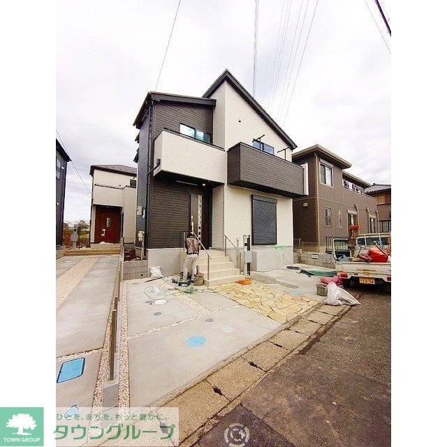 平塚駅よりバス11分 徒歩7分 築3年 2階建の賃貸物件