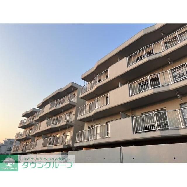 百合ヶ丘駅より徒歩15分 築47年10ヶ月 3階建の賃貸物件