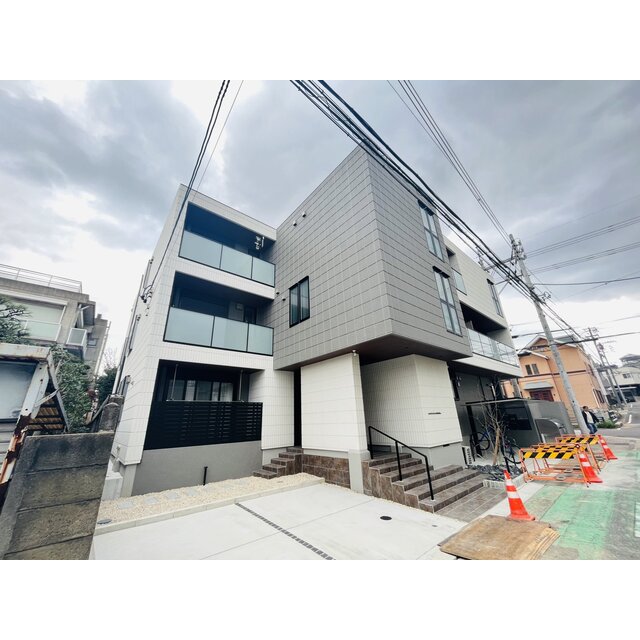 本山駅より徒歩3分 築1年3ヶ月 3階建の賃貸物件