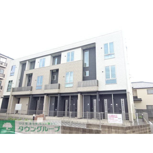 五香駅より徒歩15分 築12年3ヶ月 3階建の賃貸物件