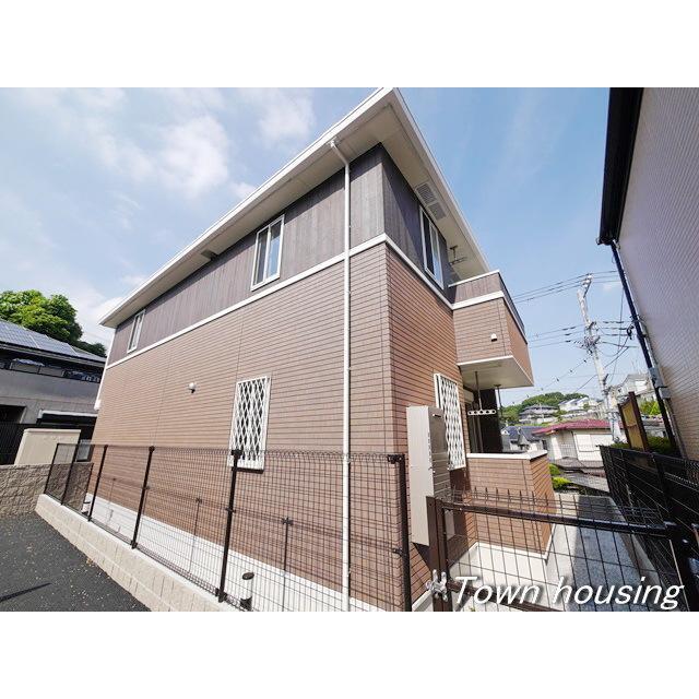 鴨居駅より徒歩19分 築8年3ヶ月 2階建の賃貸物件