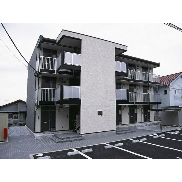 津久井浜駅より徒歩11分 築16年10ヶ月 3階建の賃貸物件