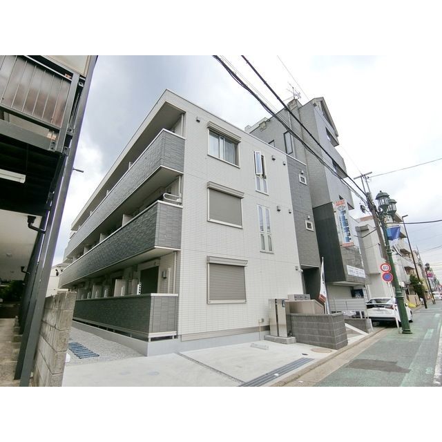 立川駅より徒歩15分 築5年7ヶ月 3階建の賃貸物件