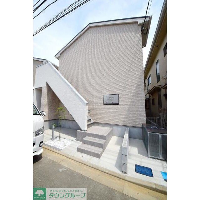 新八柱駅より徒歩9分 築8年5ヶ月 2階建の賃貸物件