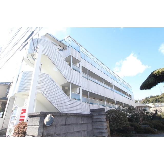 京王堀之内駅より徒歩11分 築34年7ヶ月 3階建の賃貸物件