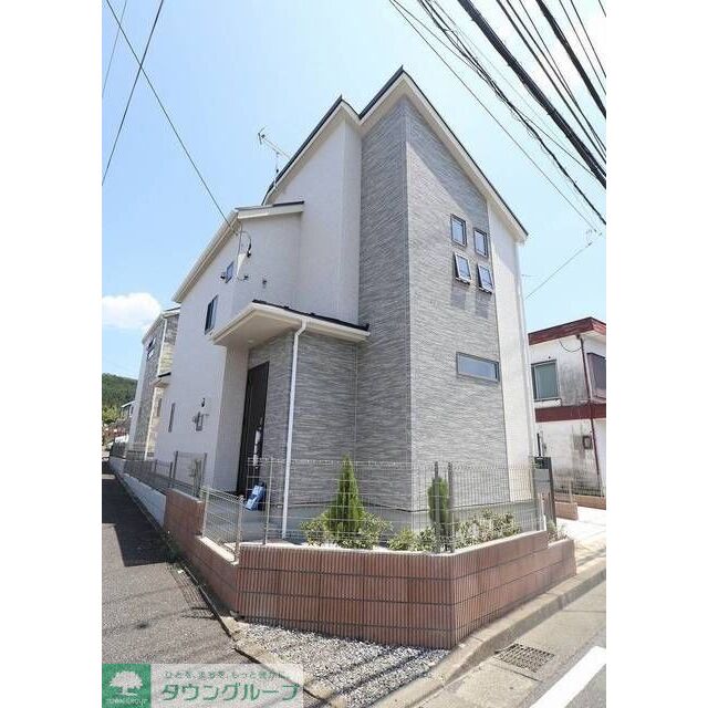 西八王子駅よりバス13分 徒歩13分 築2年7ヶ月 2階建の賃貸物件