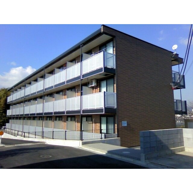 本厚木駅よりバス22分 徒歩6分 築14年10ヶ月 3階建の賃貸物件