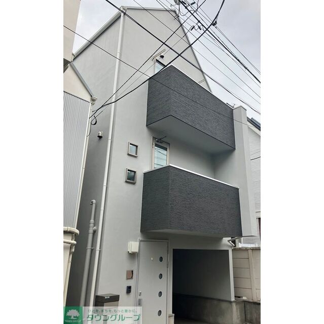 西新宿五丁目駅より徒歩5分 築18年7ヶ月 3階建の賃貸物件