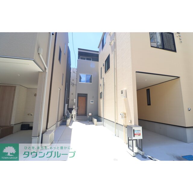 南浦和駅より徒歩23分 築1年1ヶ月 3階建の賃貸物件