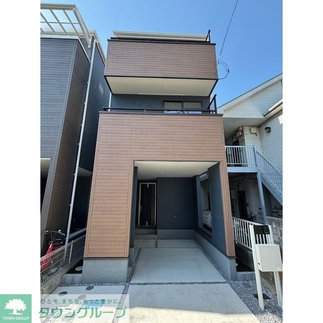 蕨駅より徒歩31分 新築 3階建の賃貸物件