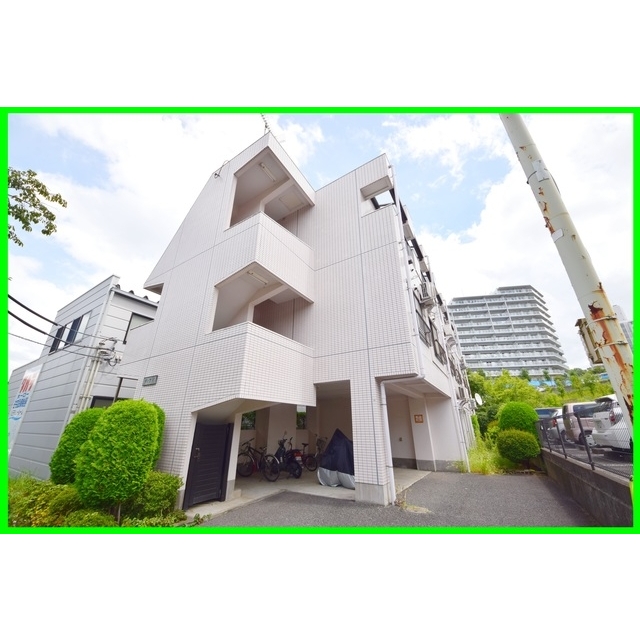 京王堀之内駅より徒歩4分 築34年8ヶ月 3階建の賃貸物件