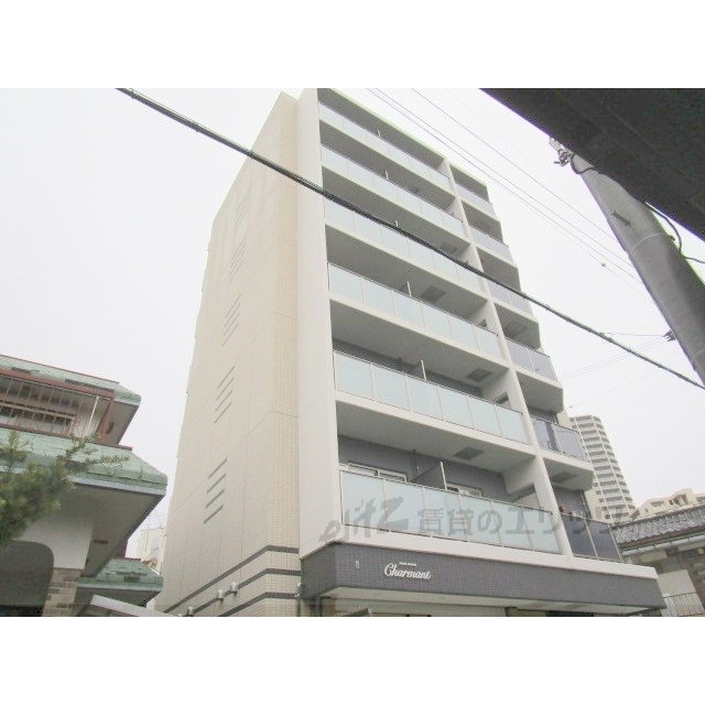 高槻駅より徒歩4分 築6年8ヶ月 7階建の賃貸物件