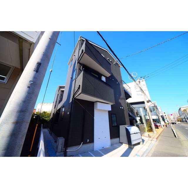 藤沢駅より徒歩10分 築7年1ヶ月 3階建の賃貸物件