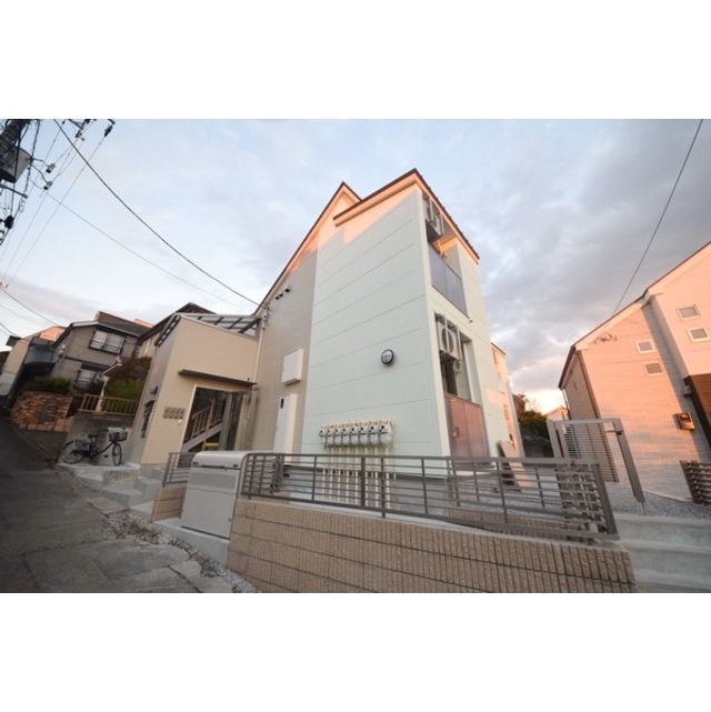 武蔵小金井駅より徒歩8分 築4年10ヶ月 2階建の賃貸物件