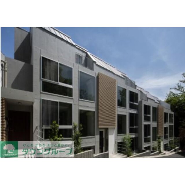 高田馬場駅より徒歩10分 築3年7ヶ月 3階建の賃貸物件