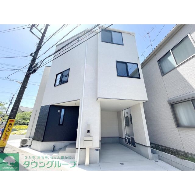 元住吉駅より徒歩10分 築2年11ヶ月 3階建の賃貸物件