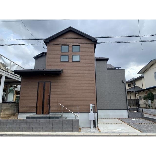 千城台駅より徒歩16分 築2年10ヶ月 3階建の賃貸物件