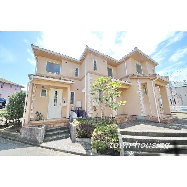 江田駅より徒歩8分 築30年8ヶ月 2階建の賃貸物件