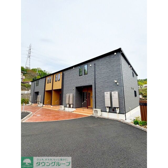 鶴川駅よりバス17分 徒歩6分 新築 2階建の賃貸物件