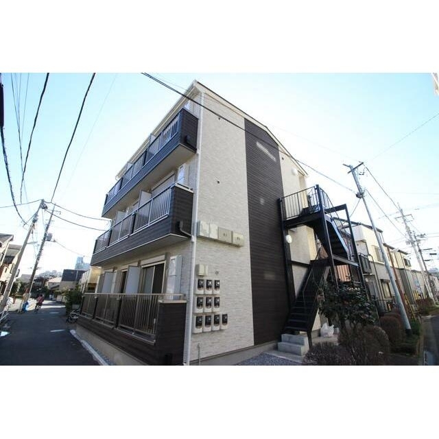 亀有駅より徒歩7分 築8年2ヶ月 3階建の賃貸物件