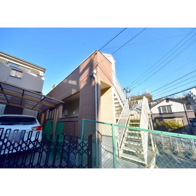 上永谷駅より徒歩12分 築18年8ヶ月 2階建の賃貸物件