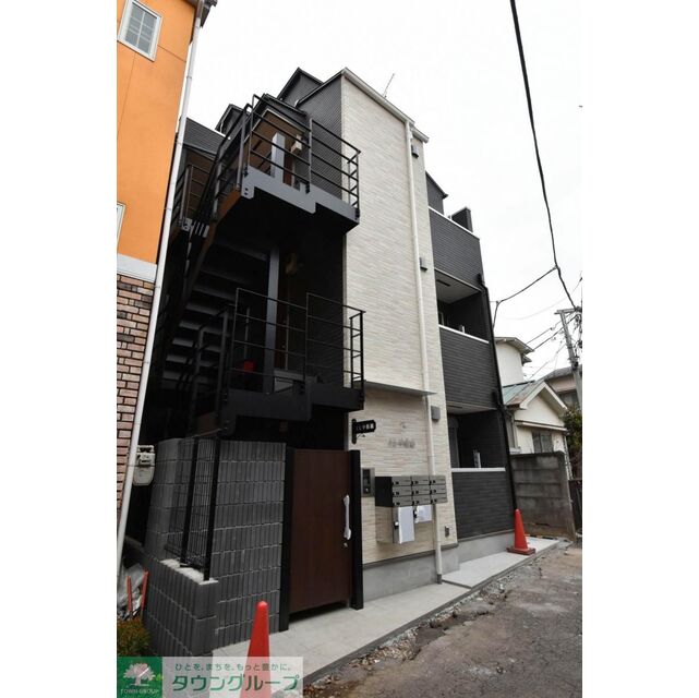 中板橋駅より徒歩4分 築4年10ヶ月 3階建の賃貸物件