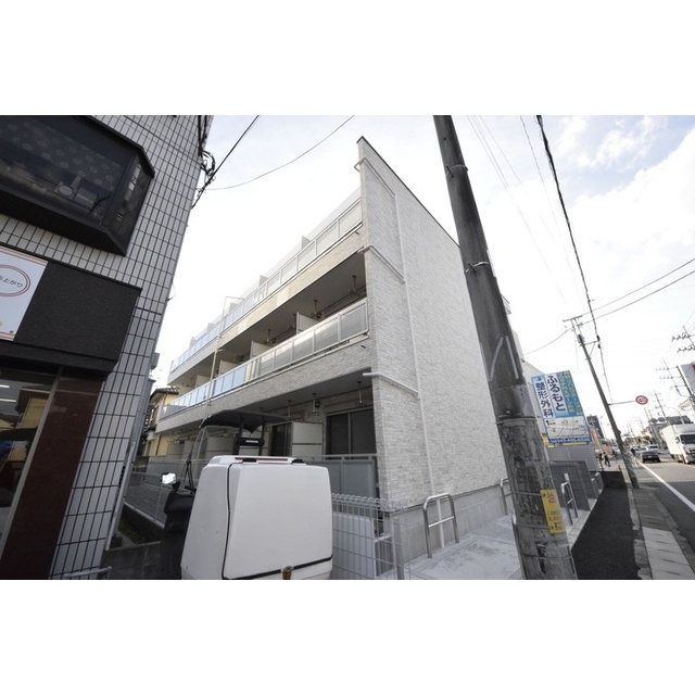 京成大久保駅より徒歩14分 築8年3ヶ月 3階建の賃貸物件