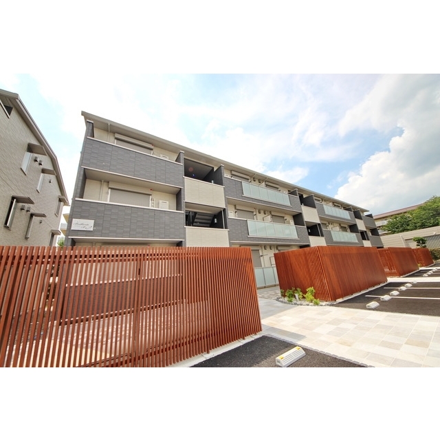 印西牧の原駅より徒歩20分 築7年6ヶ月 3階建の賃貸物件