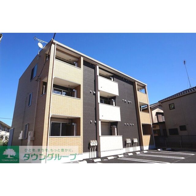 桶川駅より徒歩25分 築8年2ヶ月 3階建の賃貸物件