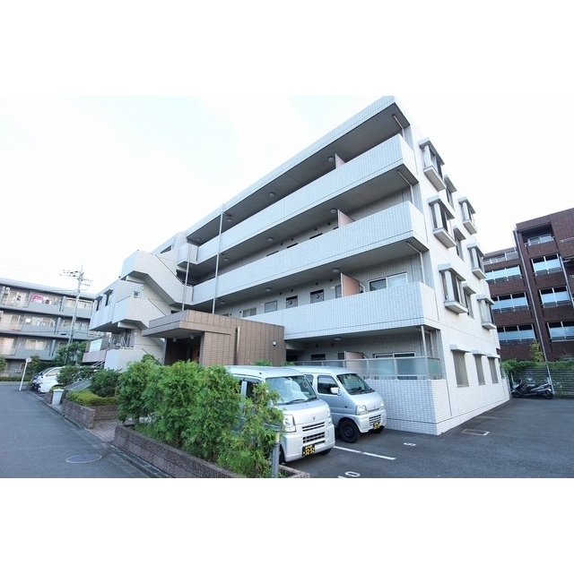 二子玉川駅より徒歩16分 築20年8ヶ月 4階建の賃貸物件