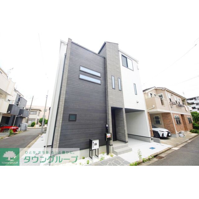 岸根公園駅より徒歩13分 築2年1ヶ月 3階建の賃貸物件