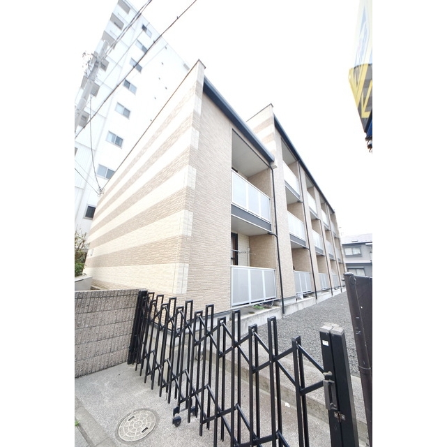 北池袋駅より徒歩8分 築18年7ヶ月 3階建の賃貸物件