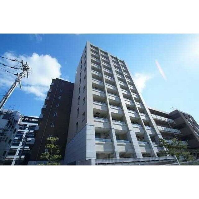 江坂駅より徒歩6分 築22年 11階建の賃貸物件