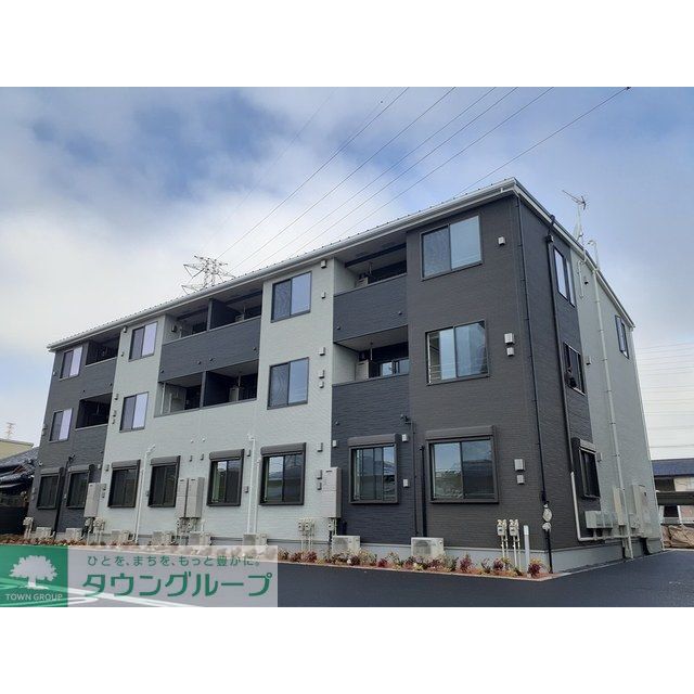 草加駅より徒歩26分 築1年8ヶ月 3階建の賃貸物件