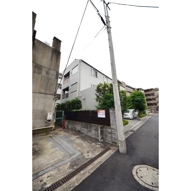 千石駅より徒歩10分 築21年9ヶ月 5階建の賃貸物件