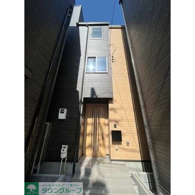 綱島駅より徒歩11分 築2年6ヶ月 3階建の賃貸物件