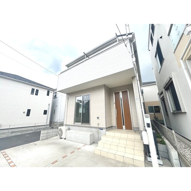 鵠沼駅より徒歩7分 築4年 2階建の賃貸物件