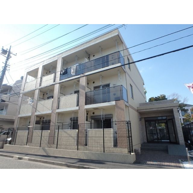 都筑ふれあいの丘駅より徒歩10分 築16年3ヶ月 3階建の賃貸物件