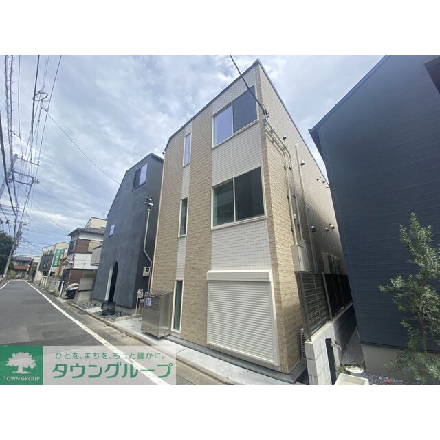 仙川駅より徒歩10分 築1年1ヶ月 3階建の賃貸物件