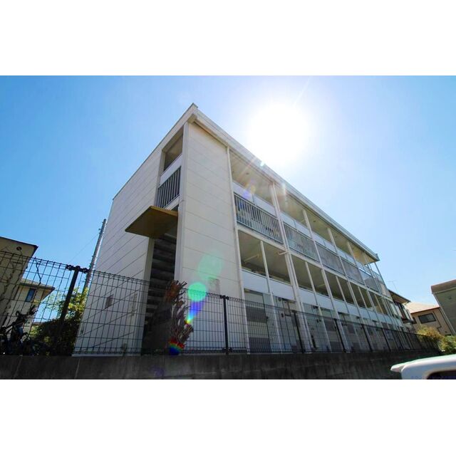 レオパレスカメリア六番館の賃貸物件