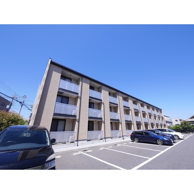 吉川駅より徒歩7分 築17年7ヶ月 3階建の賃貸物件